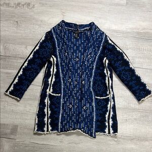 Forever 21 Blue and White Knit Sweater size medium